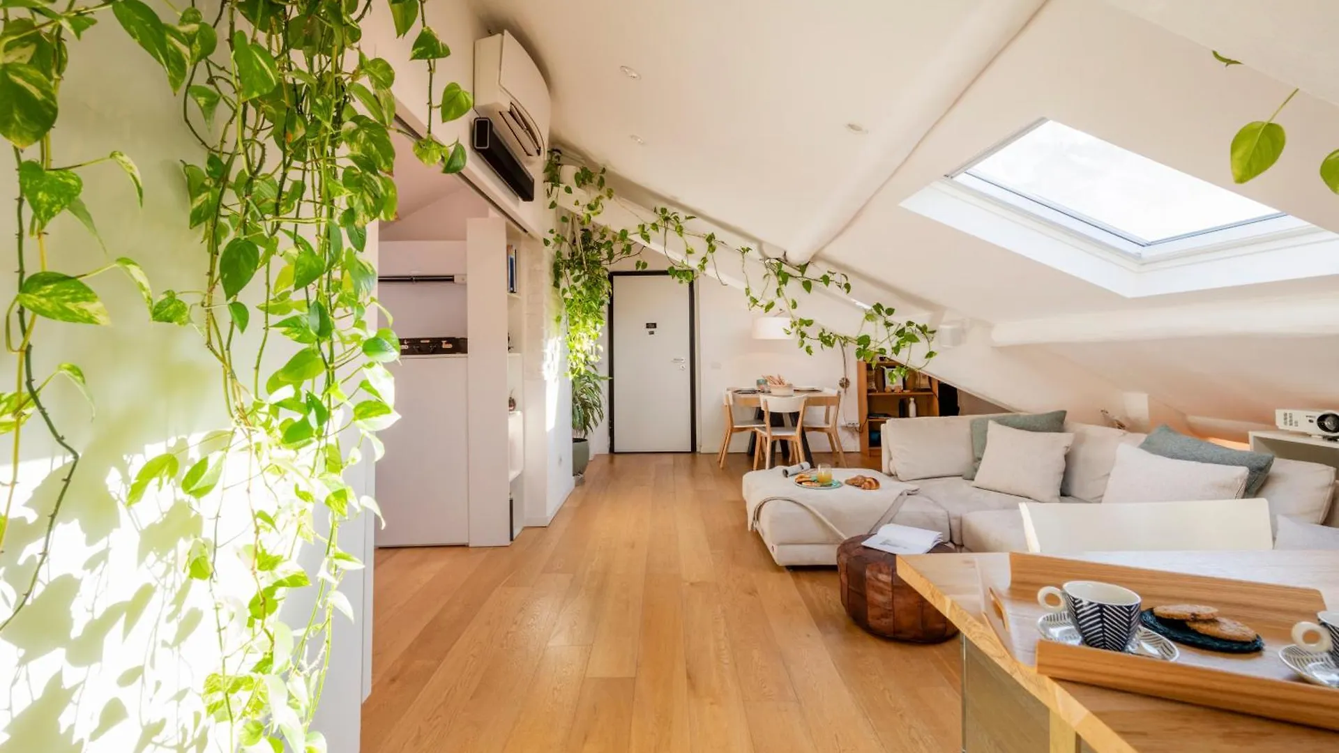 Bright Penthouse Attic In The Heart Of Milan Apartment