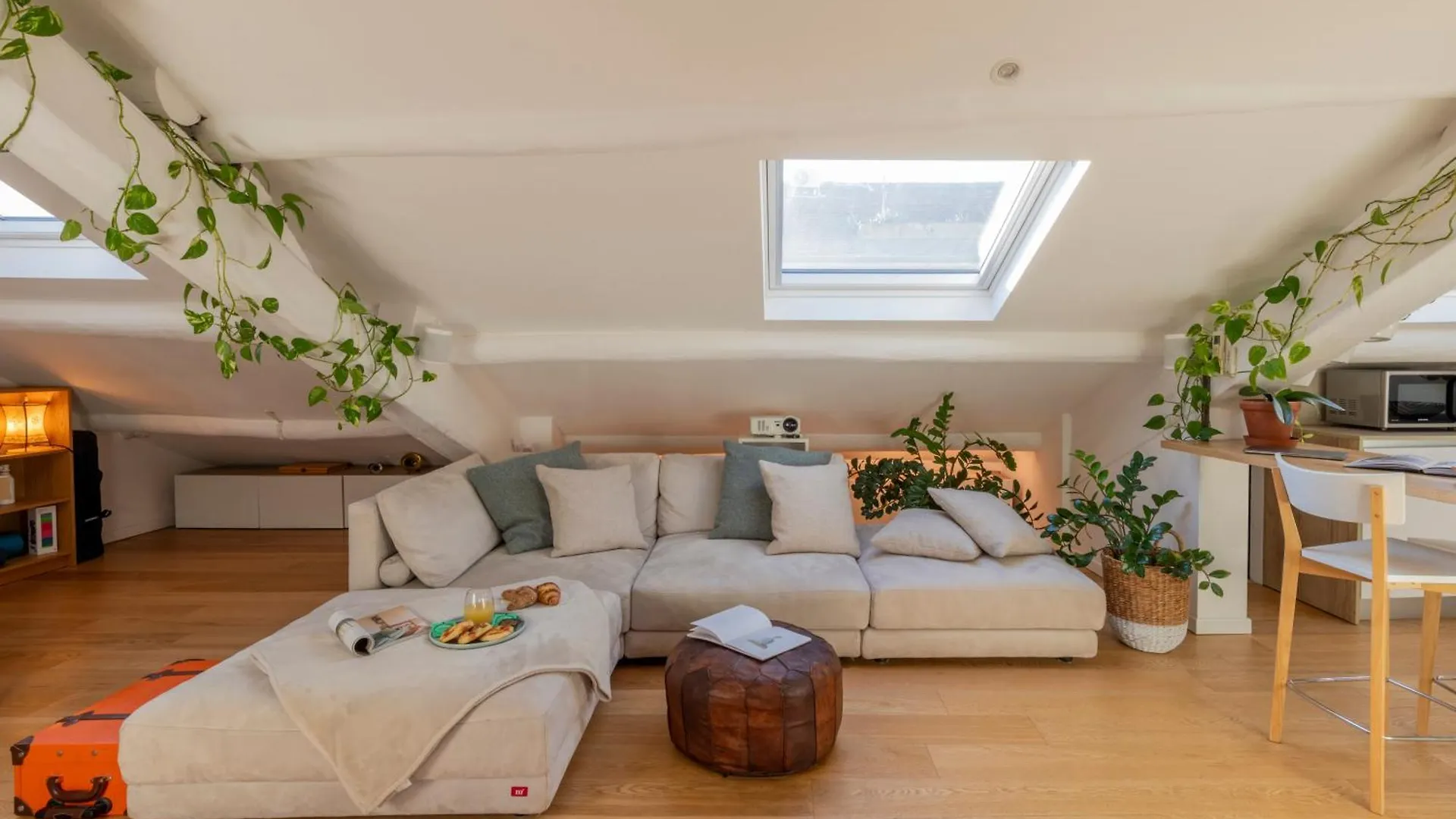 Appartamento Bright Penthouse Attic In The Heart Of Milano