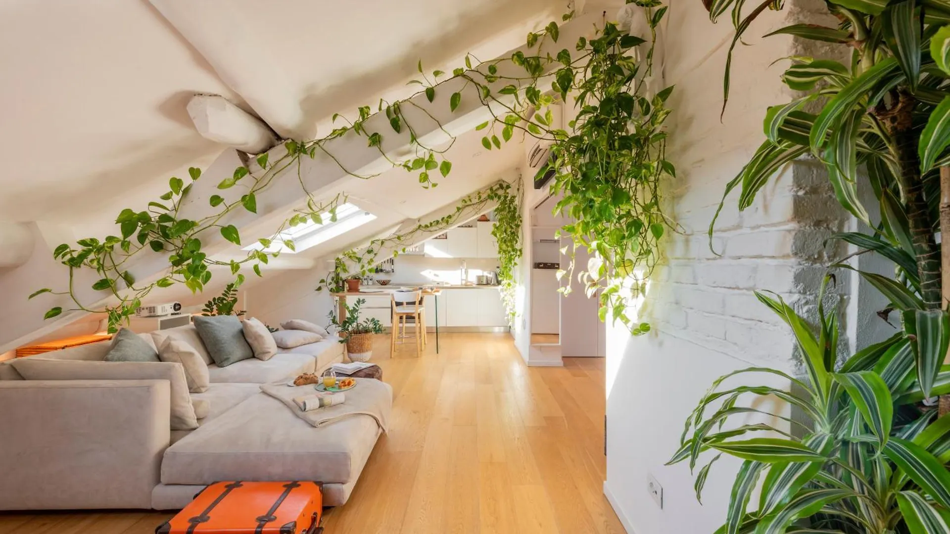 Appartamento Bright Penthouse Attic In The Heart Of Milano