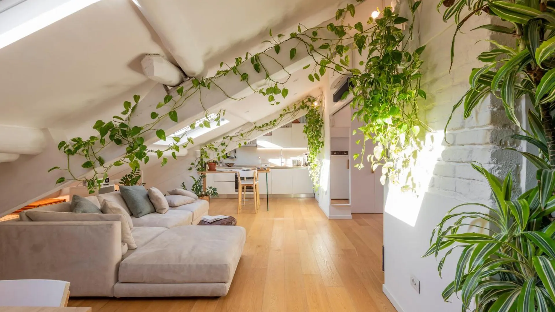 Appartamento Bright Penthouse Attic In The Heart Of Milano