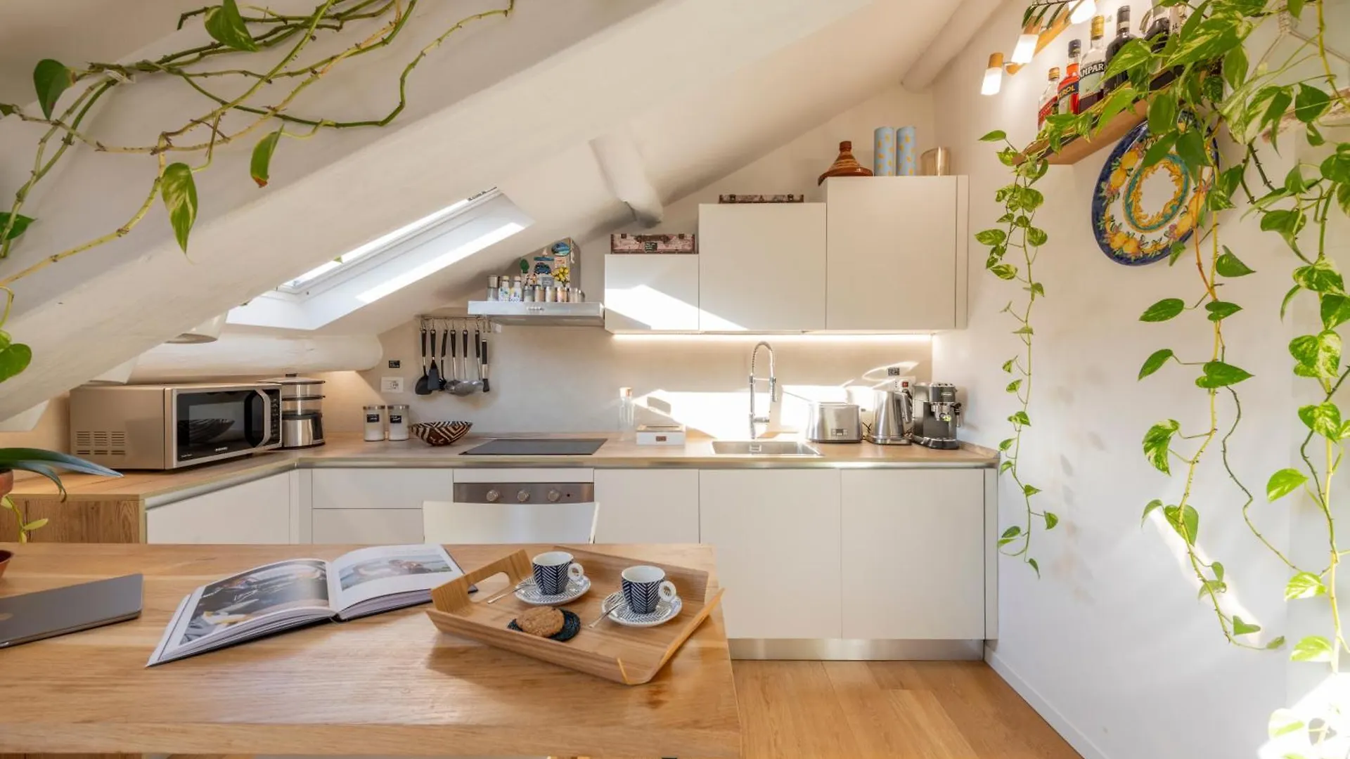 Appartamento Bright Penthouse Attic In The Heart Of Milano