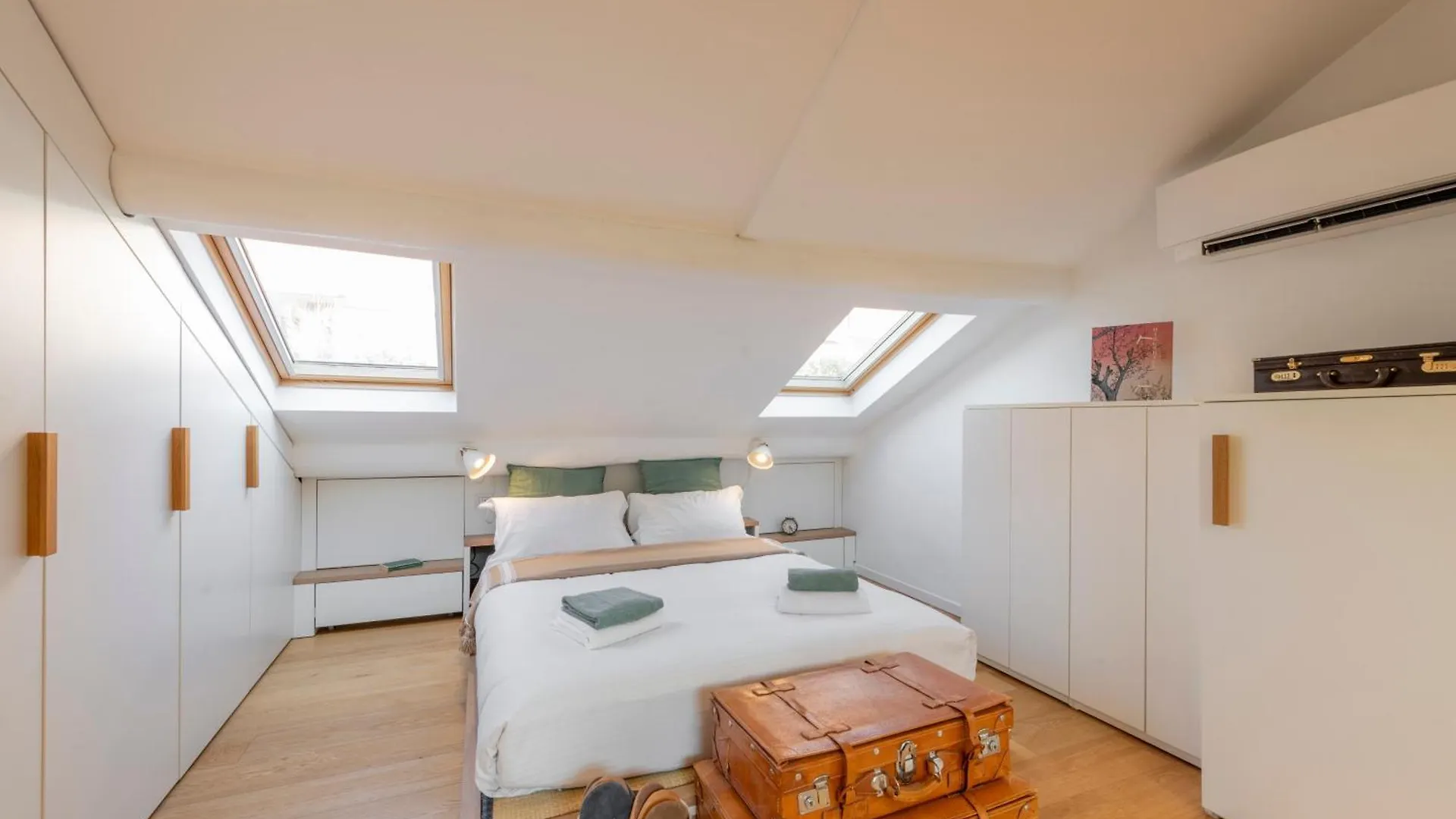 Appartamento Bright Penthouse Attic In The Heart Of Milano